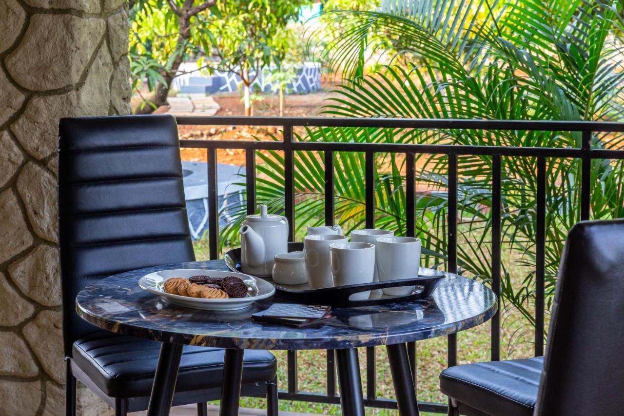 Saffronstays Apricus Farm, Karjat Exteriör bild