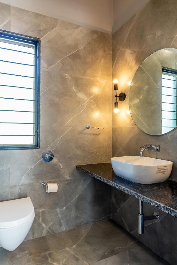 Saffronstays Apricus Farm, Karjat Exteriör bild