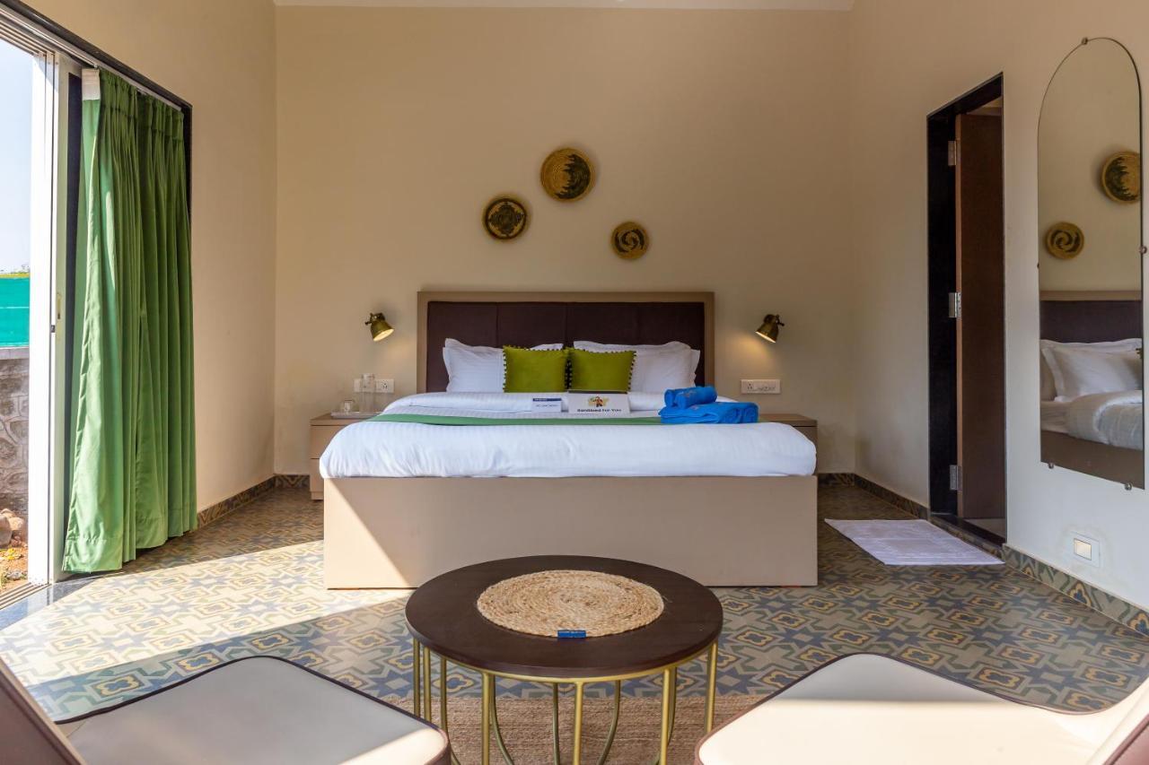 Saffronstays Apricus Farm, Karjat Exteriör bild